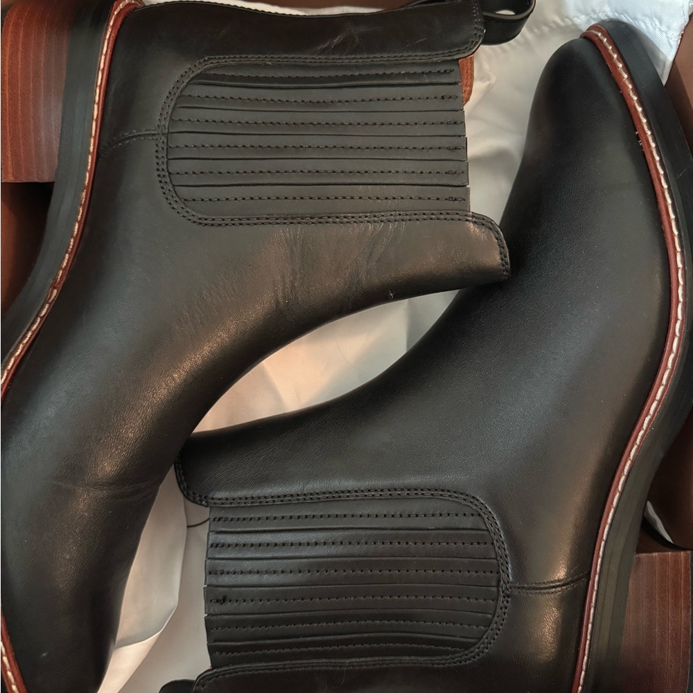 Like-New, Black Leather Coach Bowery Chelsea Boots size 8 - Picture 10 of 10